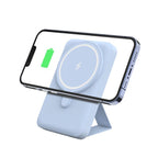 🔋📱 Magnetische Powerbank mit klappbarem Ständer: Schnellladung für 2 Geräte + AirPods, FOD-Sicherheit, perfekt für TV & Freisprechen 🎬💼 10.000mAh, kompakt & zuverläss