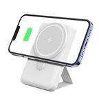 🔋📱 Magnetische Powerbank mit klappbarem Ständer: Schnellladung für 2 Geräte + AirPods, FOD-Sicherheit, perfekt für TV & Freisprechen 🎬💼 10.000mAh, kompakt & zuverläss