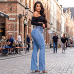👖💕 Stretch-Schlagjeans mit hohem Bund – Perfekt für den Frühling! ✨ Bequem, schlank, nachhaltig 👖 Ideal für Alltag & Freizeit.