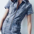 Damen-Jumpsuit aus Denim mit Reißverschluss, kurzen Ärmeln und Taschen