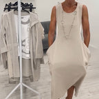 Schlichtes ärmelloses Kleid mit Taschen