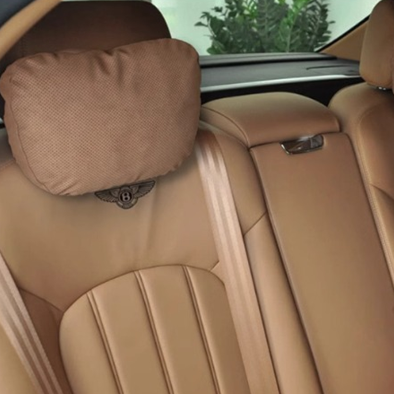 💨✨ Atmungsaktive Auto-Kopfstütze mit Sicherheitsgurten – maximaler Komfort & stabiler Halt für lange Fahrten. 🚗😌 🌿 Hergestellt aus nachhaltigen, hautfreundlichen Materialien.