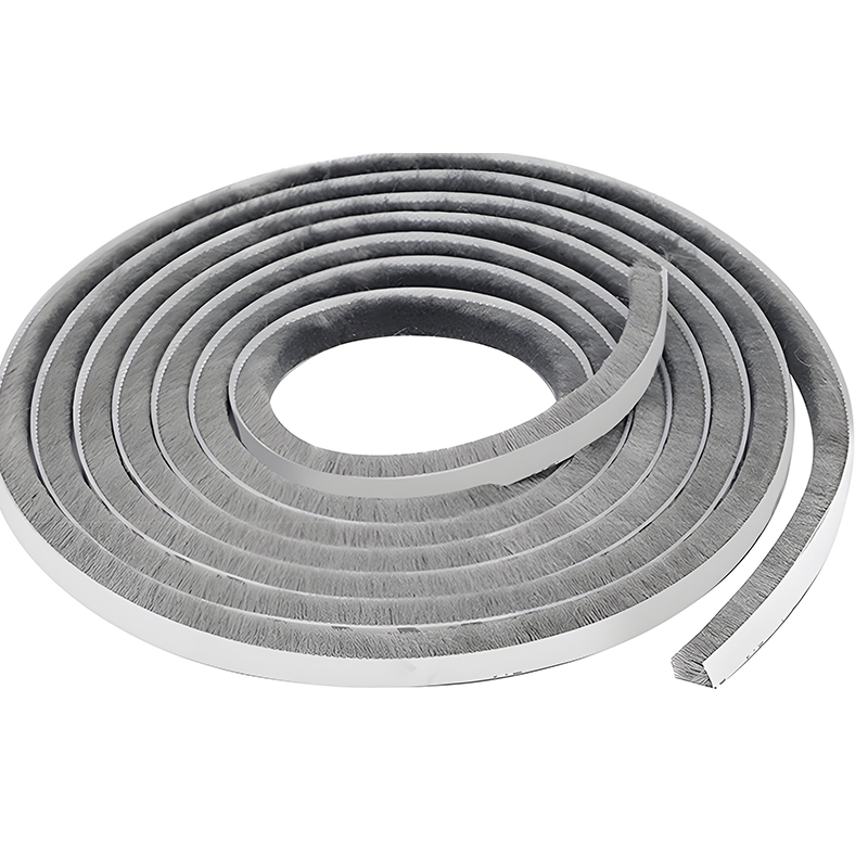 Selbstklebende Bürstendichtung für Türspalten