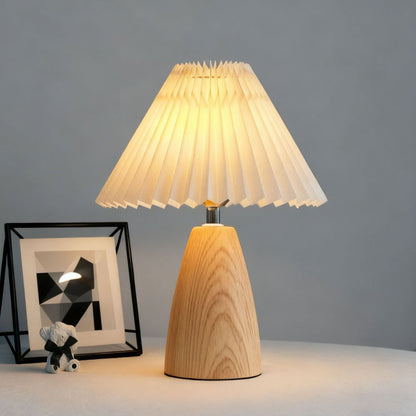 🌟✨Das neueste Must-Have für Ihr Zuhause im Jahr 2026 🏠🏠Plissierte konische Tischlampe mit Holzfuß
