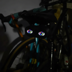 👿💡 Devil‘s Eye LED-Fahrradlicht – Personalisiert. Sicher. Einzigartig👁️🔧 6 Modi & Bildanzeige in robuster Qualität – jetzt zum Top-Preis!