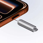 🔧🧰 2-in-1 Ohrhörer Reinigung & SIM-Tool – Kompaktes All-in-One-Werkzeug mit langlebiger Qualität für präzise Reinigung und Handy-Wartung. Praktisch, hygienisch, nachhaltig im Design.