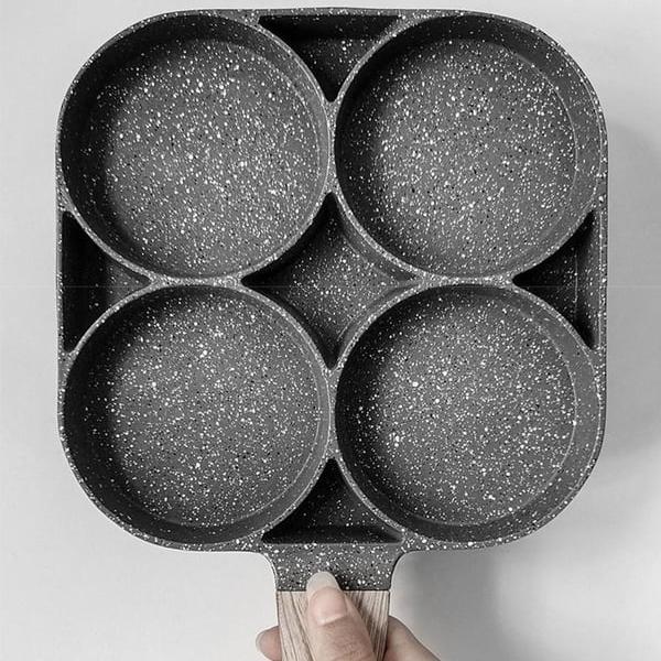 🍳🥚 Vier-Loch Eierpfanne – Perfektes Omelett & Frühstück in nur 5 Minuten! 🕒🍽️ Antihaft, spülmaschinengeeignet & aus nachhaltiger Beschichtung. Endlich gleichmäßige Eier, ganz ohne Anbrennen.