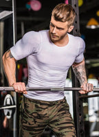 🧊❄️ Shaper Cooling T-Shirt für Herren – Ideal für Sport & heiße Tage 🥵💧 Atmungsaktives Kompressionsshirt mit formender Wirkung. Optimal für Training, Büro & Freizeit.