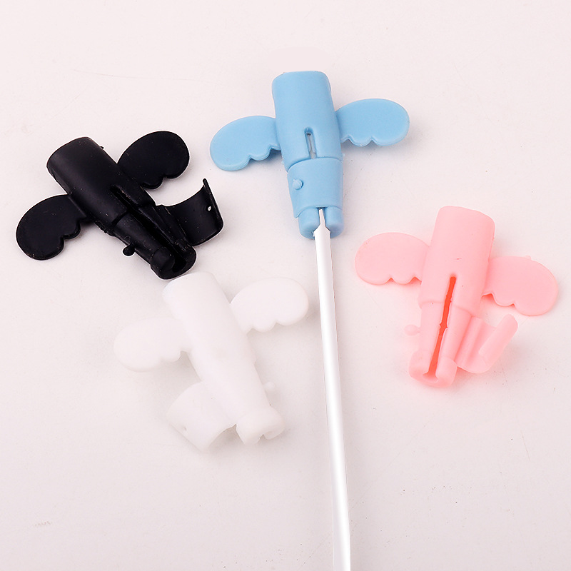 🐱🔌 Ladekabel Schutz mit Flügeldesign – Knickbruch verhindern, Kabelleben verlängern 🛡️✨ (Weich-Silikon, universell, 2-teilig – sofort installiert)