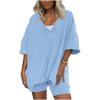 💃🌿 Damen V-Ausschnitt T-Shirt & luftige Shorts – 2-teiliges Freizeit-Set ☀️👖 Perfekt für warme Tage, atmungsaktiv, figurschmeichelnd. Jetzt shoppen & sparen!