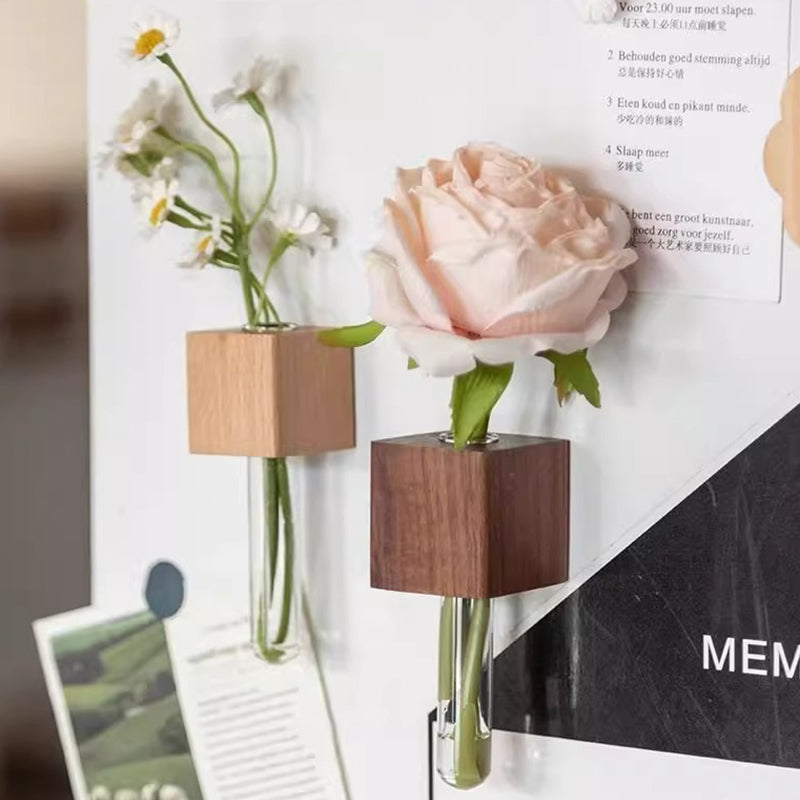 🧲🌳 Magnetische Holz-Vase mit Reagenzglas – schwebend, platzsparend, rustikal-modern 💧🔬 Ideal für Kräuter, Schnittblumen & DIY-Deko – einfach an Kühlschrank, Heizung oder Metallregal haften.