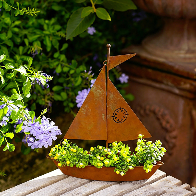 ⛵️🌿 Rustikaler Segelboot-Metallpflanztopf – wetterfest & handgefertigt 🛠️🇩🇪 für Terrasse & Garten, maritimer Charme, ideal für Kräuter, Blumen, UV-beständig, langlebig, Geschenkidee für Segelfans – jetzt sparen!