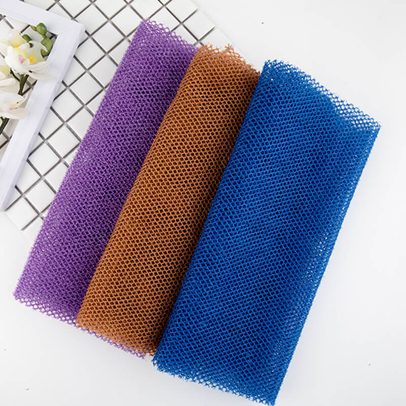 Peeling Waschlappen Rücken abreiben und einschäumen